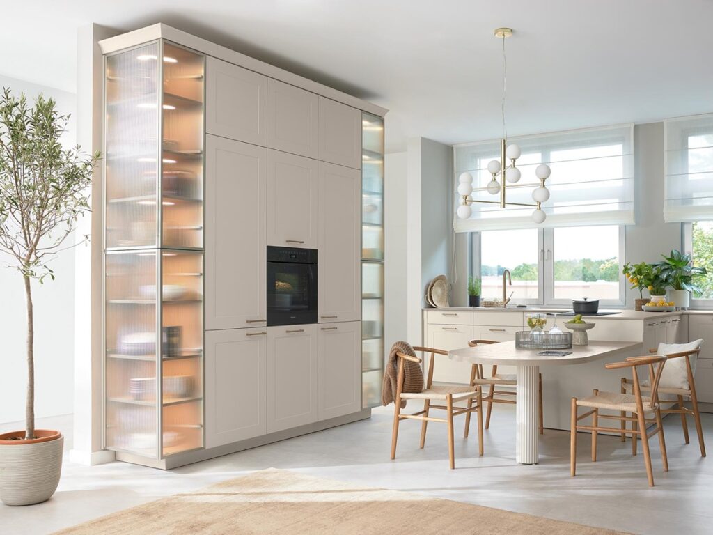 Traditional German Beckermann kitchen with shaker doors